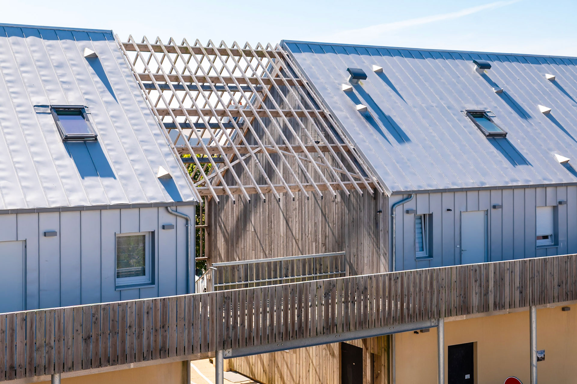 toiture-batiment-logements-milizac